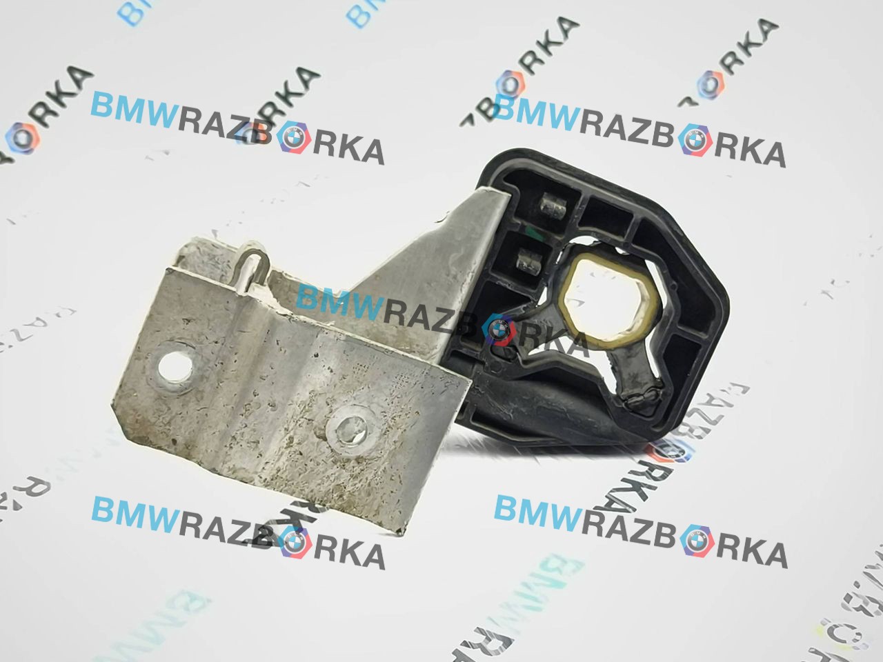 кронштейн радиатора BMW 4 серия F32/F33 F33 2016, 3.0 л., B58B30, бензин, АКПП, 475, кабриолет, задний привод, 8620733, 7245796