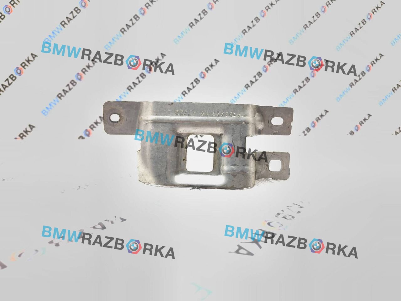 кронштейн усилителя переднего бампера нижний BMW M4 G82/G83 G82 2023, 3.0 л., S58B30A, бензин, купе, полный привод, 7422223, 51117422223