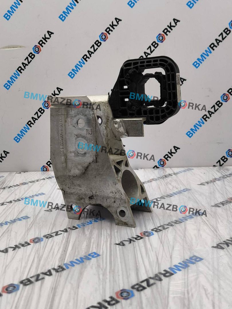 кронштейн радиатора BMW M4 G82/G83 G82 2023, 3.0 л., S58B30A, бензин, купе, полный привод, 9895623, 8071633