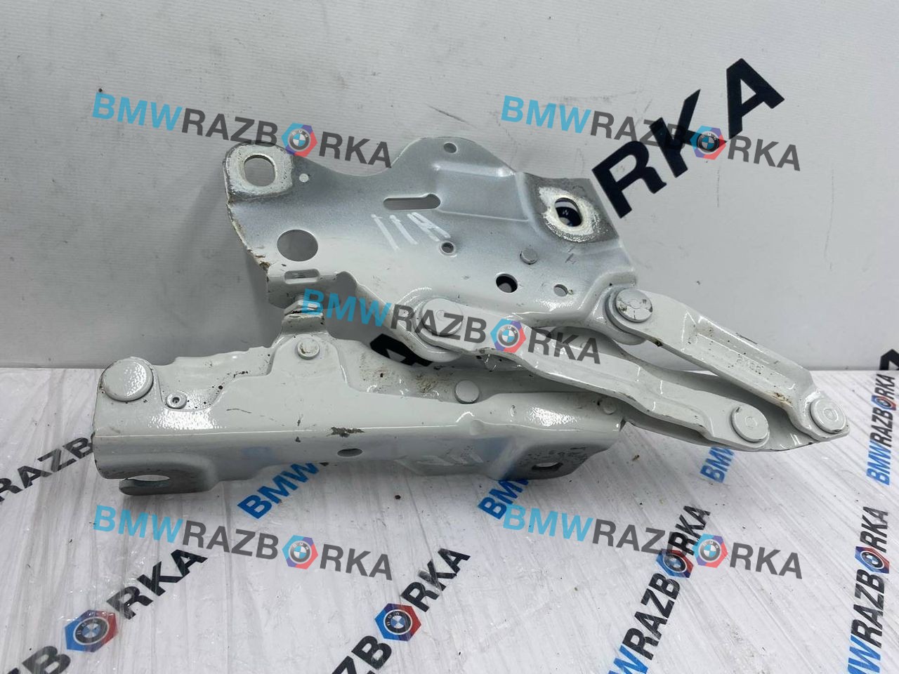 петля капота правая BMW X5 G05 [рестайлинг] G05 2025, 3.0 л., B57 D30 B, дизель, АКПП, a96, внедорожник 5 дв., полный привод, 7418202
