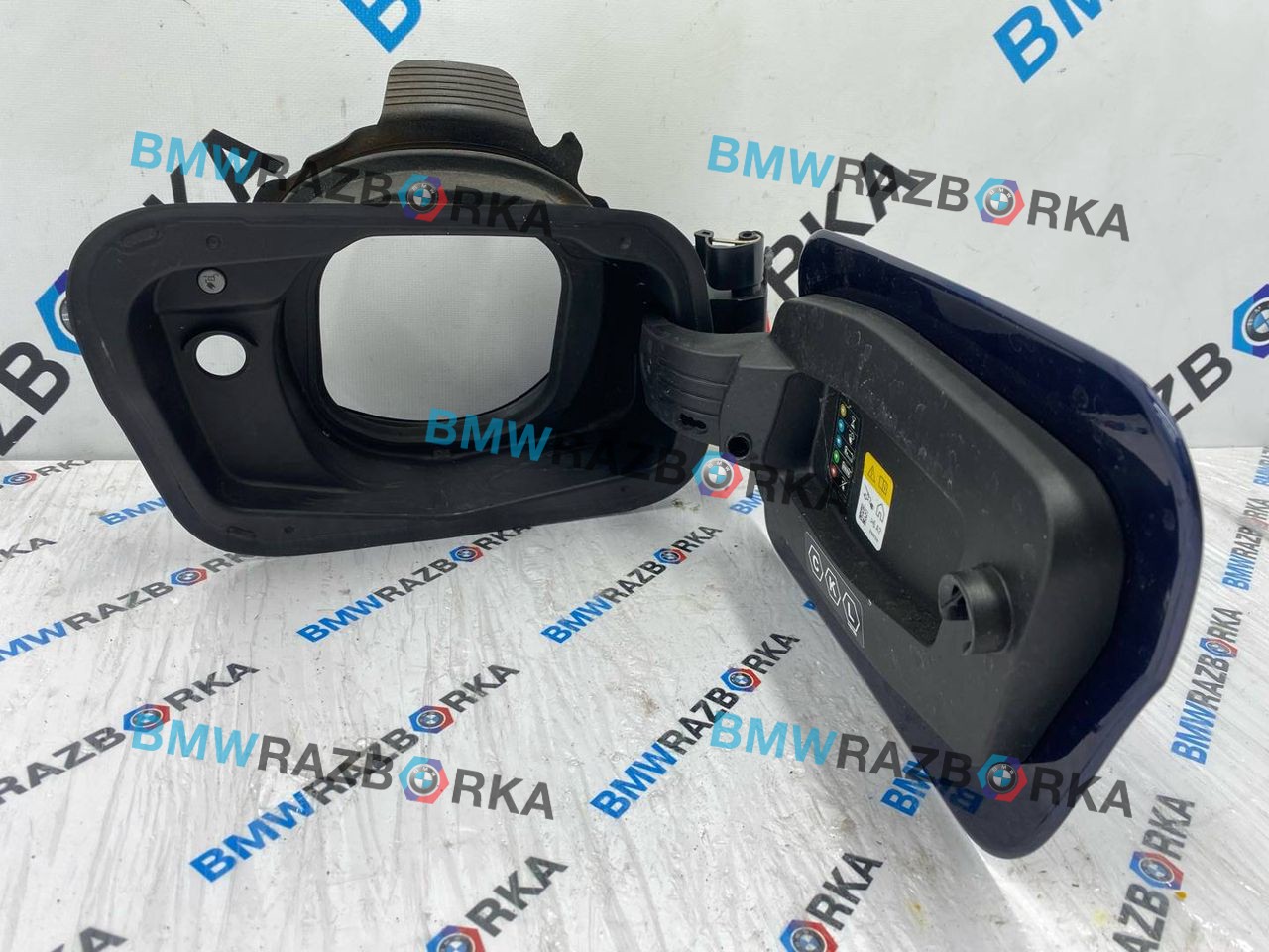 лючок топливного бака BMW i7 G70/G71 2024, электро, АКПП, c3z, седан, задний привод, правый руль, 5A57216