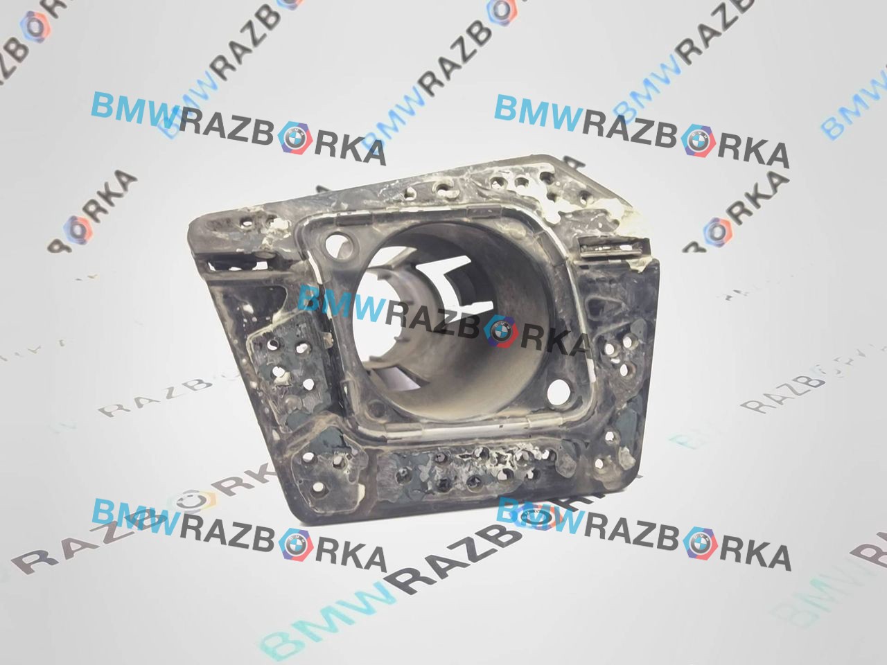 кронштейн форсунки омывателя фары BMW X6 F16 2015, 3.0 л., N57 D30 C, дизель, АКПП, a96, внедорожник 5 дв., полный привод, 8056558