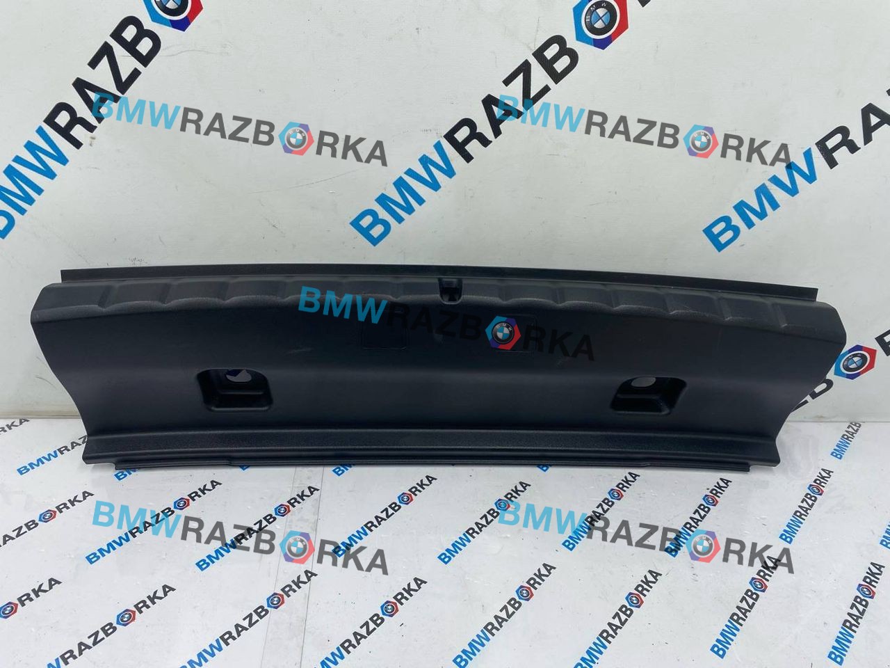 накладка внутренняя на заднюю панель кузова BMW i7 G70/G71 2024, электро, АКПП, c3z, седан, задний привод, правый руль, 9892249