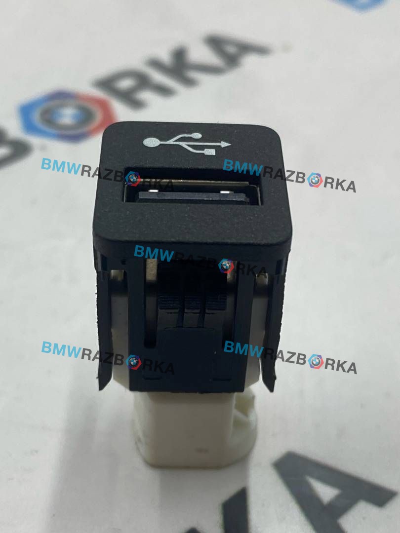 разъем AUX / USB BMW M5 F90 2019, 4.4 л., S63 B44 B, бензин, АКПП, c28, седан, полный привод, 9229294