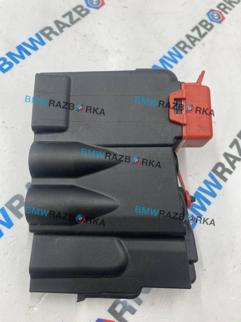 крышка клеммы аккумулятора BMW M5 F90 2019, 4.4 л., S63 B44 B, бензин, АКПП, c28, седан, полный привод, 9340277