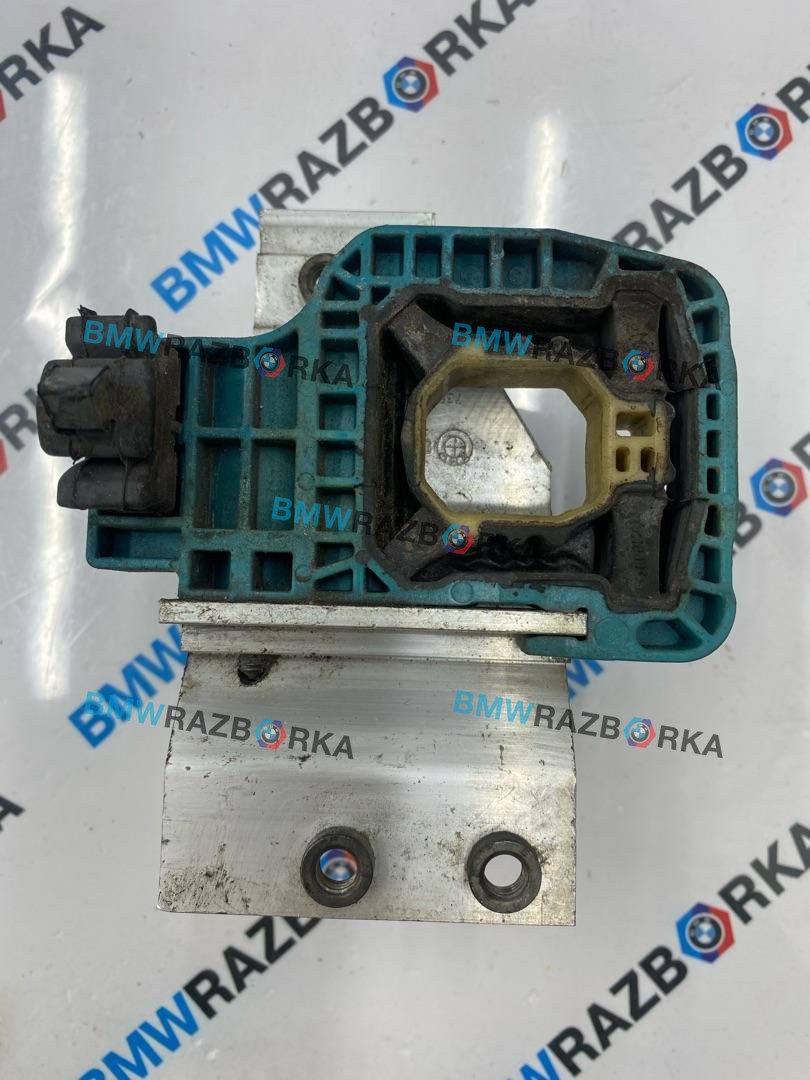 кронштейн радиатора BMW M5 F90 2019, 4.4 л., S63 B44 B, бензин, АКПП, c28, седан, полный привод, 7357216, 51117357216