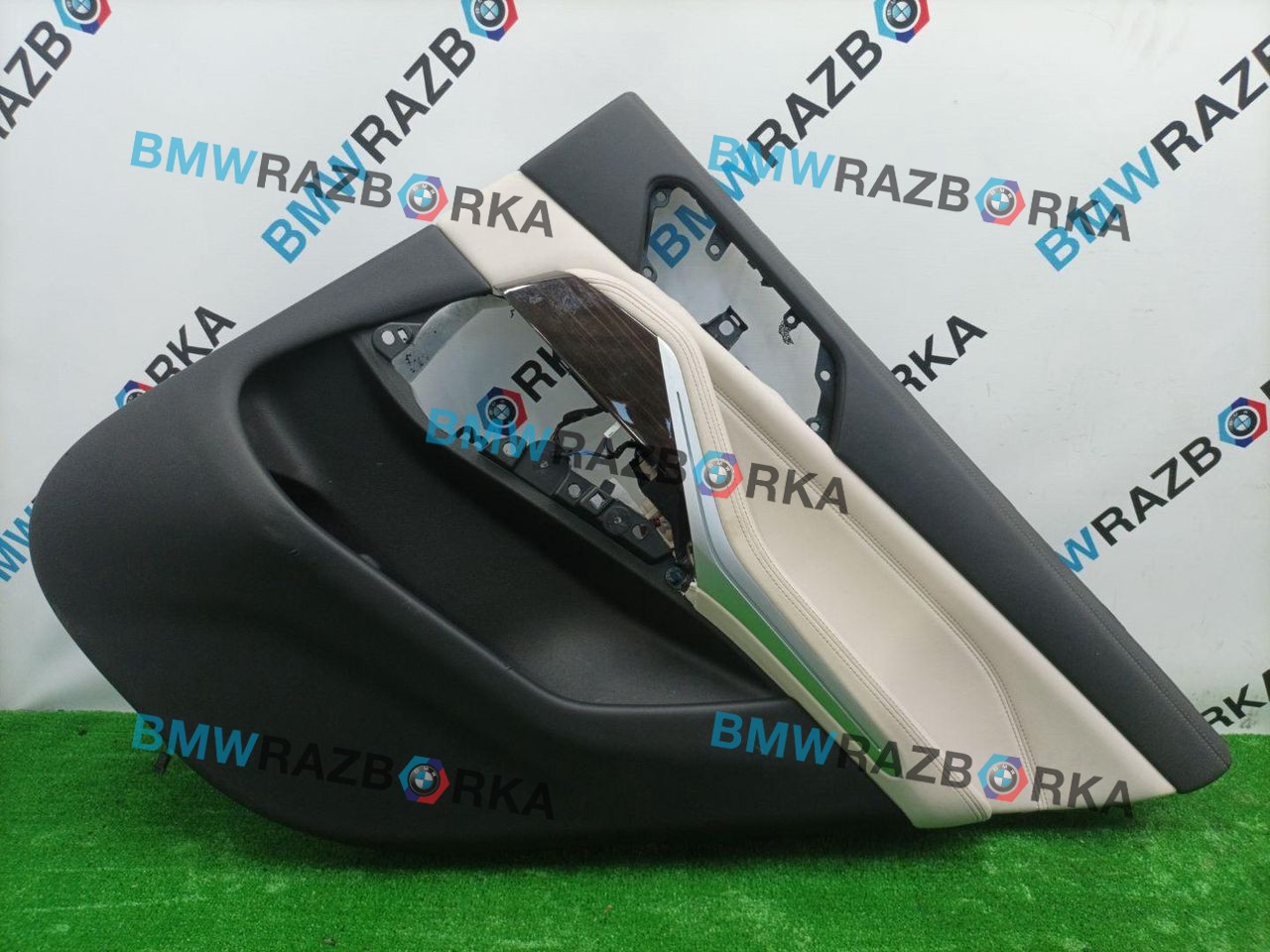 обшивка двери задняя правая BMW X5 G05 2021, 3.0 л., бензин, АКПП, с27, внедорожник 5 дв., полный привод, правый руль