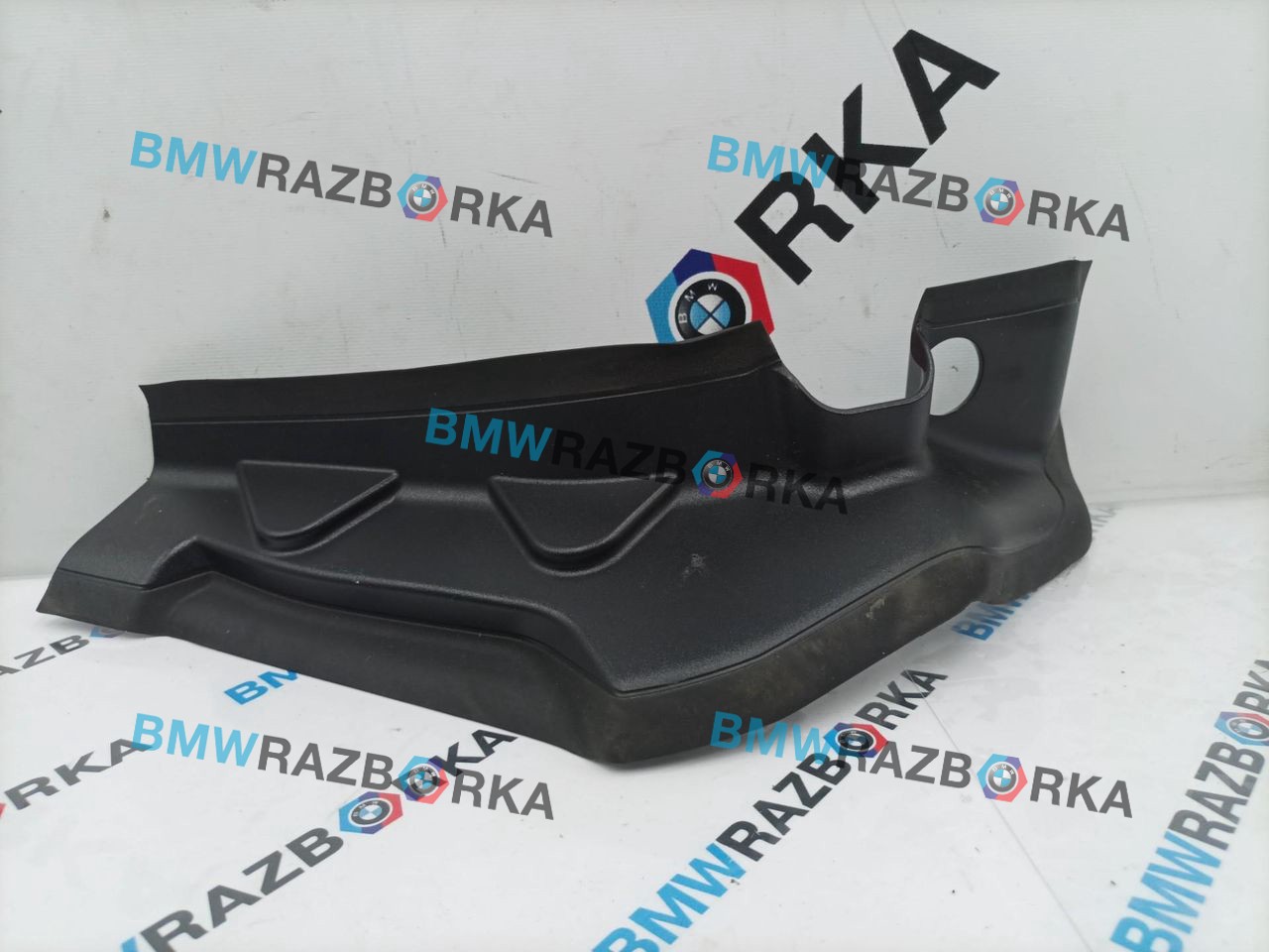 водосток крышки багажника BMW X5 G05 [рестайлинг] G05 2025, 3.0 л., B57 D30 B, дизель, АКПП, c35, внедорожник 5 дв., полный привод, 5A5B4A4