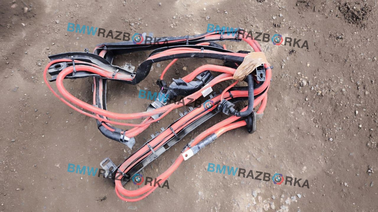 плюсовой провод аккумулятора BMW X6 F16 2015, 3.0 л., N57 D30 C, дизель, АКПП, a96, внедорожник 5 дв., полный привод, 9381818