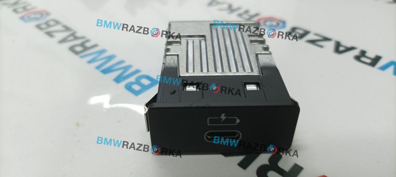 разъем AUX / USB BMW X5 G05 [рестайлинг] G05 2025, 3.0 л., B57 D30 B, дизель, АКПП, c35, внедорожник 5 дв., полный привод, 84105B51C71, 5B51C71