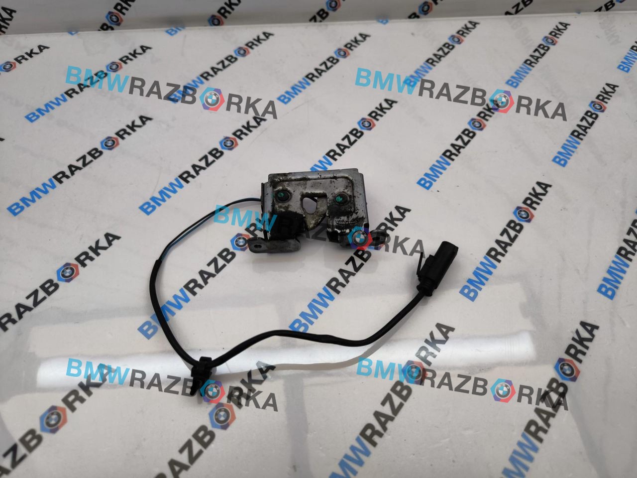 замок капота BMW X6 F16 2015, 3.0 л., N57 D30 C, дизель, АКПП, a96, внедорожник 5 дв., полный привод, 7308068