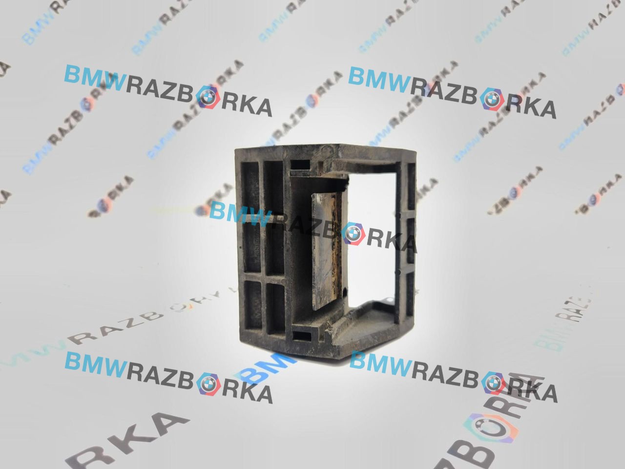кронштейн радиатора BMW X6 F16 2015, 3.0 л., N57 D30 C, дизель, АКПП, a96, внедорожник 5 дв., полный привод, 7533537