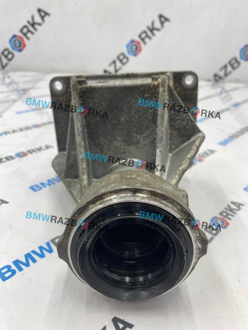 кронштейн полуоси BMW X5 F15 (2013 - 2018), 4.0 л., гибрид, АКПП, a52, внедорожник 5 дв., полный привод, правый руль, 7568712