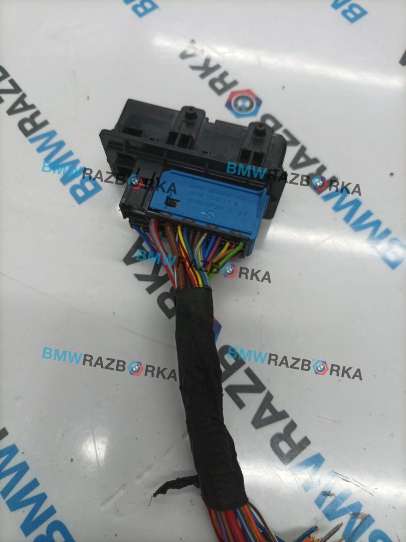 разъем (фишка) проводки BMW X5 G05 2021, 3.0 л., бензин, АКПП, с27, внедорожник 5 дв., полный привод, правый руль, 9221027
