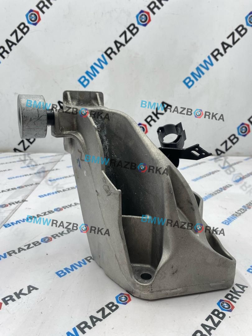 кронштейн двигателя BMW X7 G07 [рестайлинг] G07 2023, 6884475