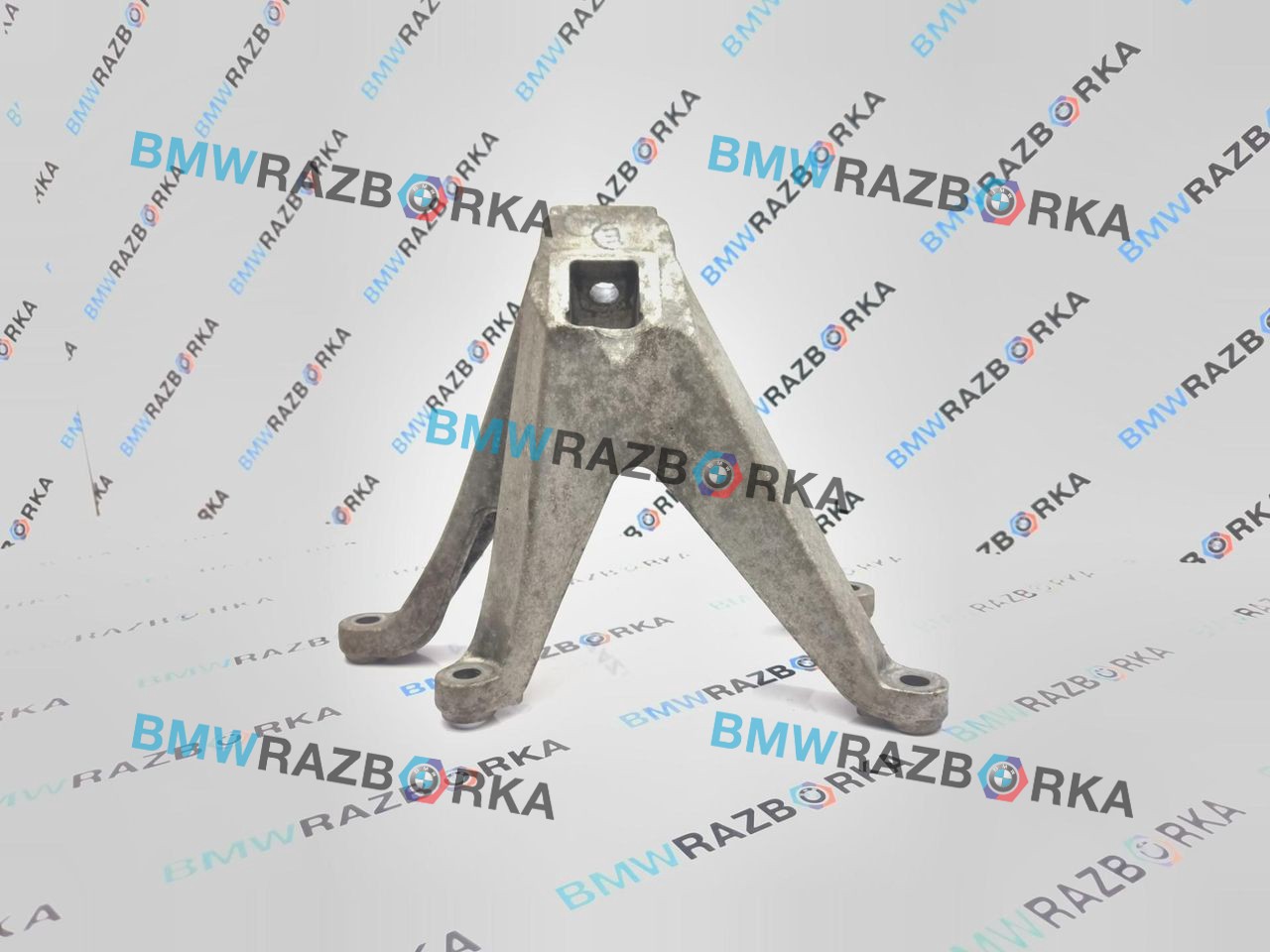 кронштейн двигателя BMW 8 серия G14/G15 G15 2019, 5.0 л., N63B44D, бензин, 416, купе, полный привод, 22116861551, 6861551
