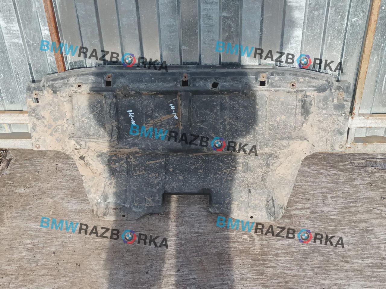 защита двигателя BMW X5 E53 2002, 3.0 л., 8402436
