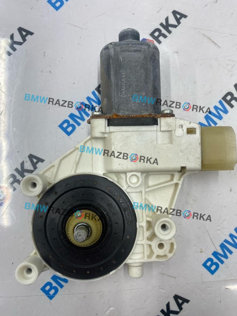 моторчик стеклоподъемника задний левый BMW 7 серия F01/F02 2012, 3.0 л., дизель, 7046031, 0130822514