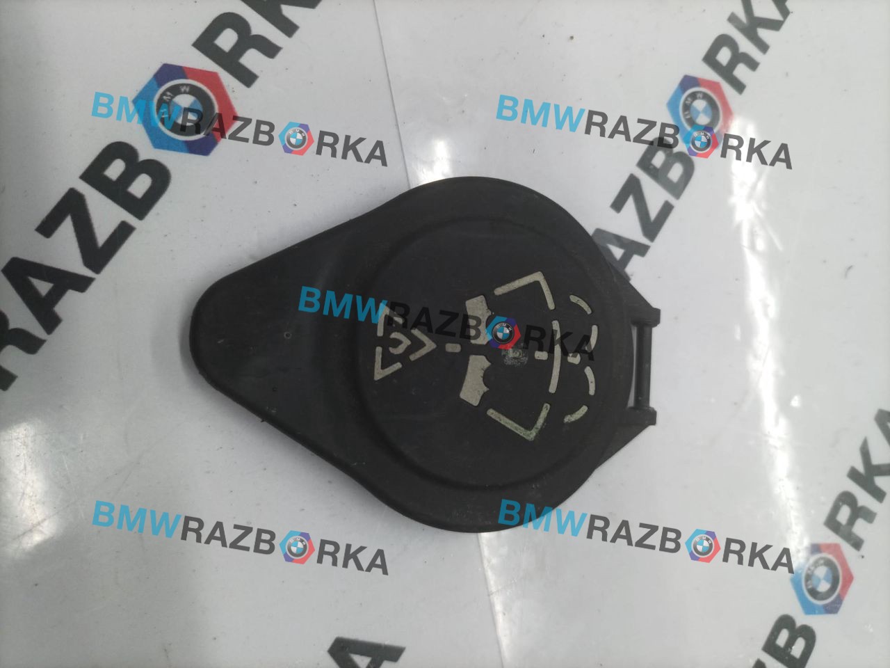 крышка бачка омывателя BMW 6 серия F06/F12/F13 F06 2012, 3.0 л., N57 D30 B, дизель, АКПП, седан, 7238068