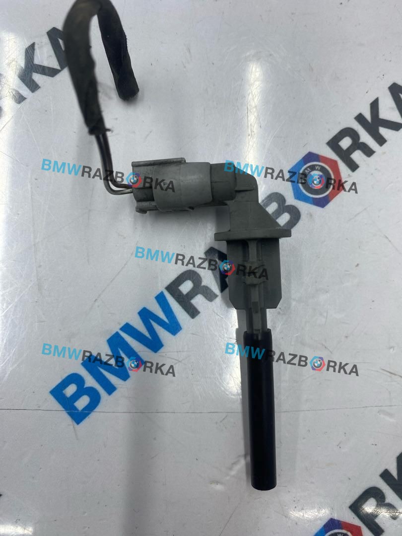 датчик уровня омывающей жидкости BMW 7 серия F01/F02 [рестайлинг] F01LCI 2012, 3.0 л., N57 D30 B, дизель, седан, 7524812
