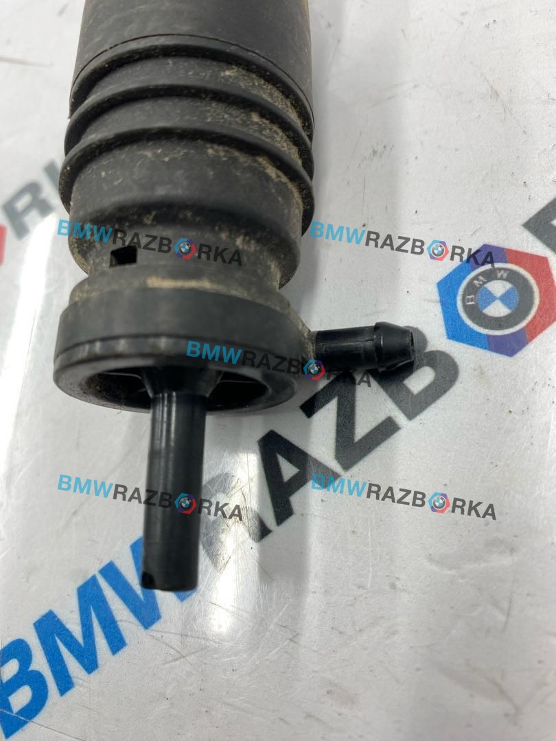 насос (моторчик) омывателя стекла BMW 5 серия F07/F10/F11 [рестайлинг] F11 2013, 2.0 л., дизель, универсал, 8362154