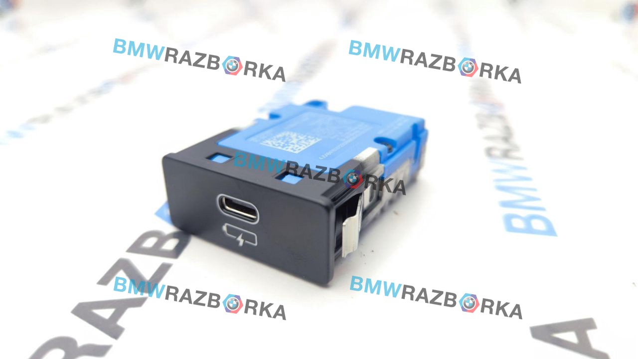 разъем AUX / USB BMW M2 G87 2024, S58B30A, АКПП, купе, задний привод, 84105A84161, 5A84161