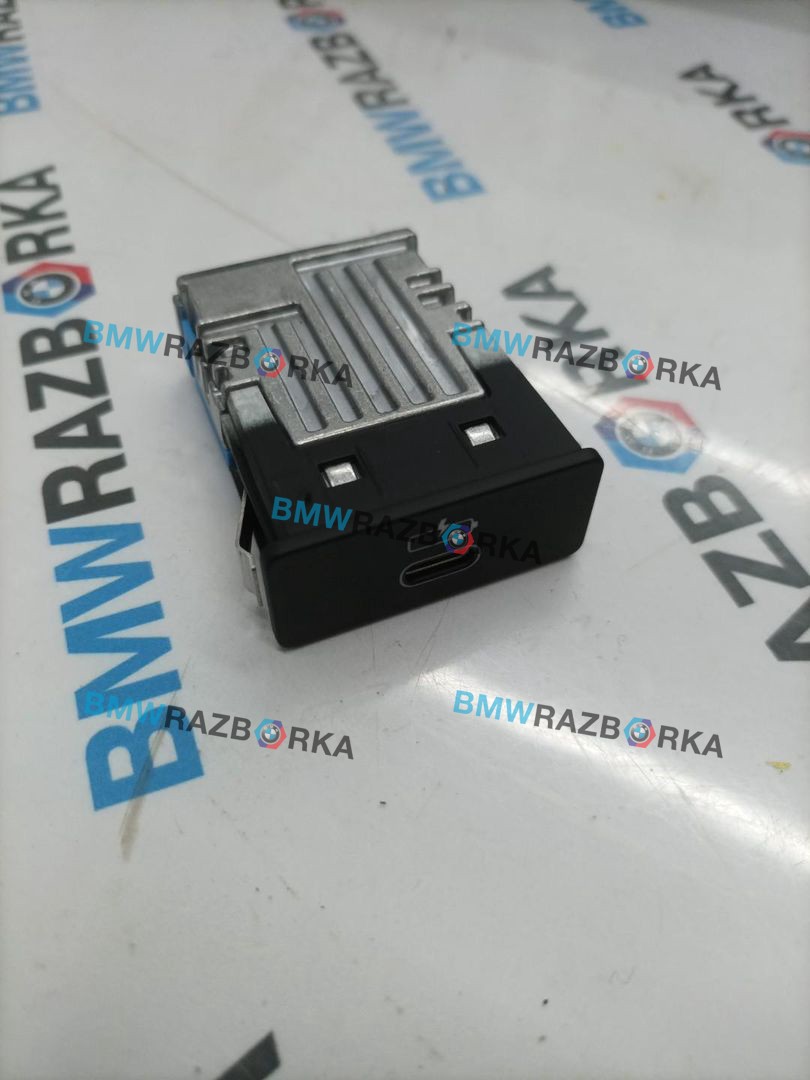 разъем AUX / USB BMW M4 G82/G83 G83 2023, S58B30A, АКПП, c3z, кабриолет, полный привод, 8711940