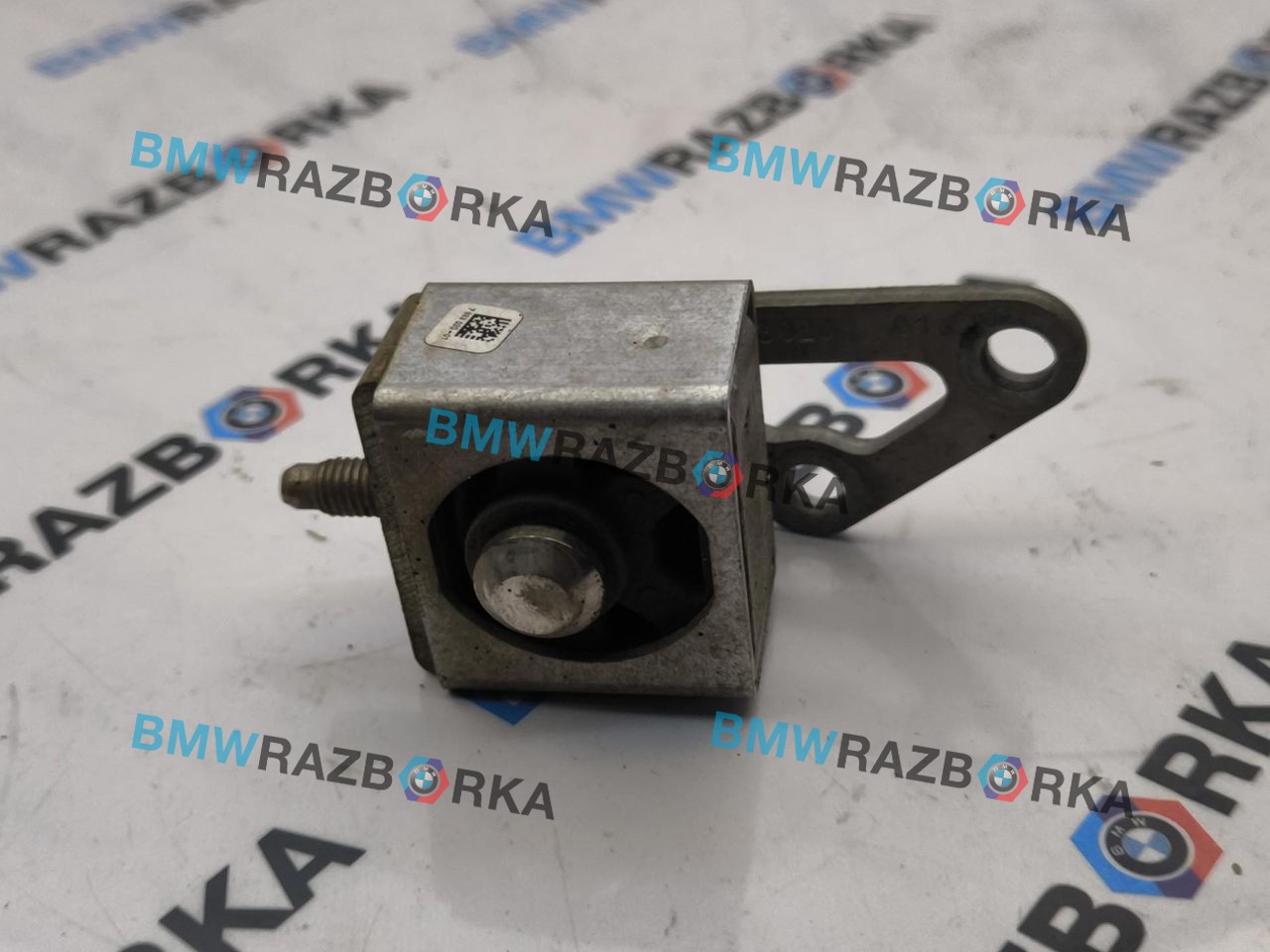 кронштейн глушителя BMW M4 G82/G83 G83 2023, S58B30A, АКПП, c3z, кабриолет, полный привод, 8632096, 7883020