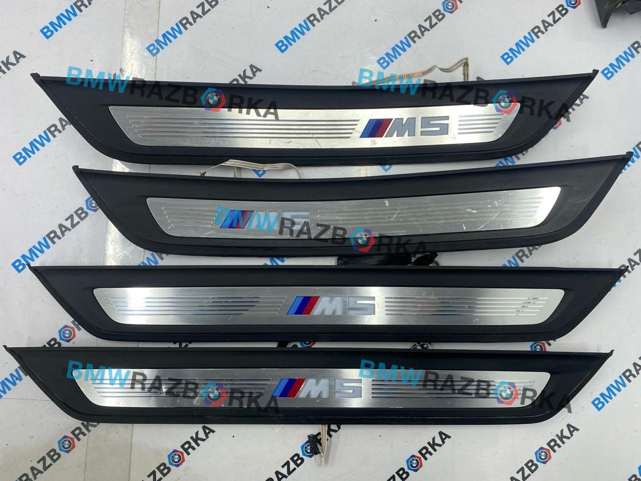 комплект накладок на пороги (внутренние) BMW M5 F90 2019, 4.4 л., S63 B44 B, бензин, АКПП, 475, седан, полный привод, 8061072, 8061071, 8061069