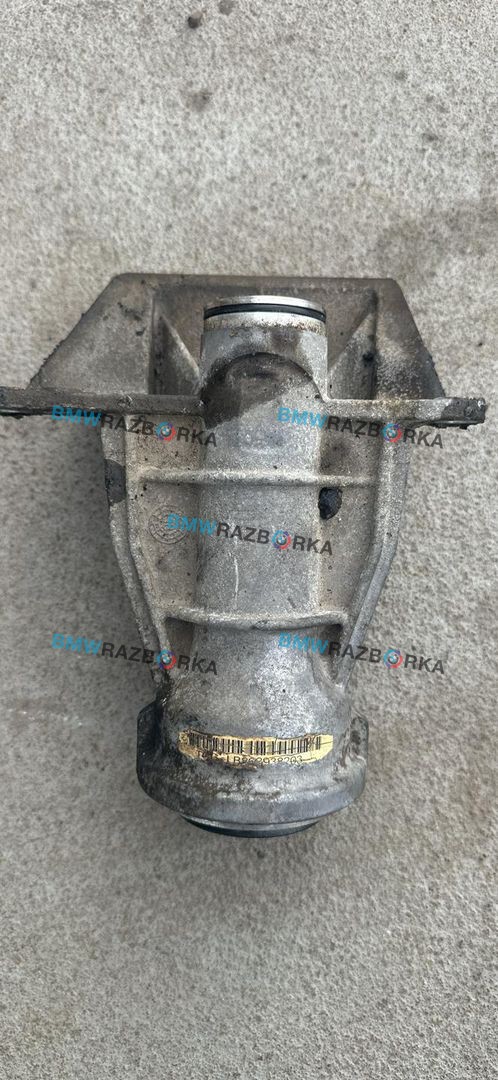 кронштейн полуоси BMW X3 G01 2019, 3.0 л., B58 B30 A, бензин, полный привод, 8639382, 8639383