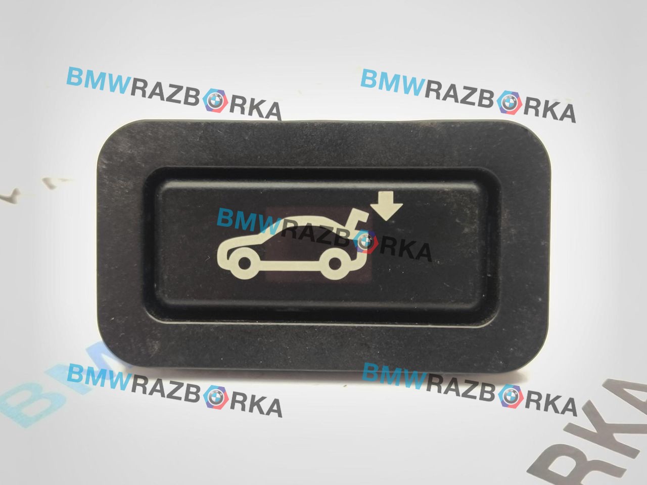кнопка открытия багажника BMW X6 E71/E72 2010, 3.0 л., бензин, АКПП, внедорожник 5 дв., 8375580