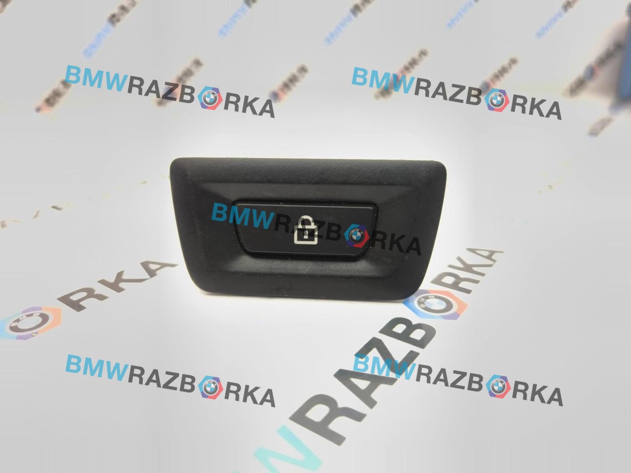 кнопка открытия багажника BMW 5 серия F07/F10/F11 2011, 3.0 л., N55 B30 A, бензин, АКПП, седан, 9275120