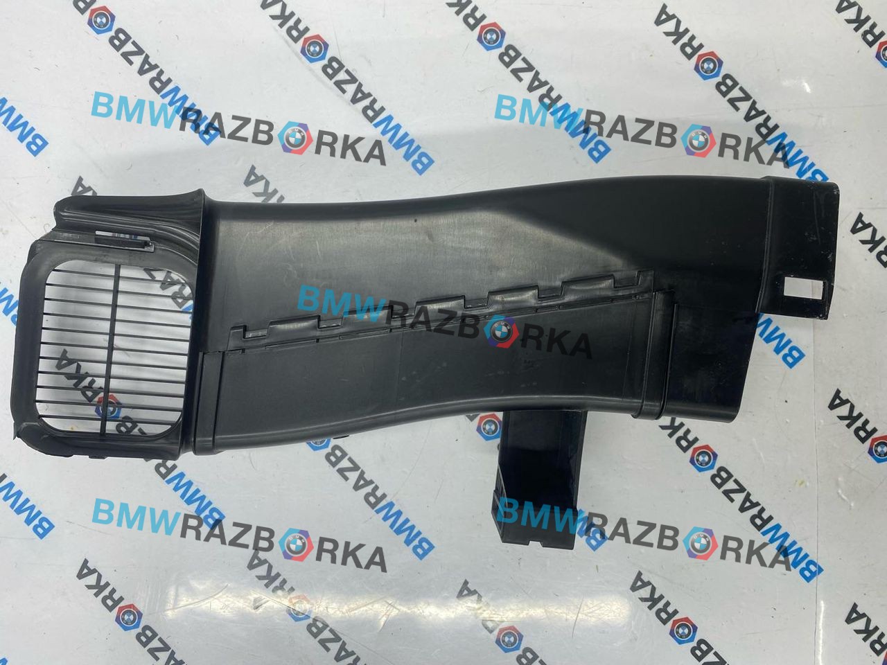 воздуховод BMW X6 G06 [рестайлинг] G06 2023, 3.0 л., i, B58B30, бензин, АКПП, a96, внедорожник 5 дв., полный привод, 13715A1F9B4, 5A1F9B4