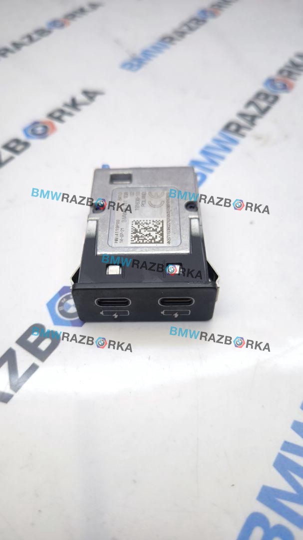 разъем AUX / USB BMW M4 G82/G83 G82 2021, S58B30A, АКПП, black-sapphire metallic, купе, полный привод, 8711938, 84108711938