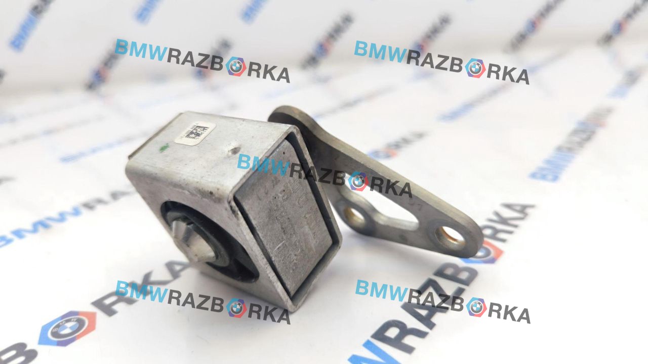 кронштейн глушителя BMW M4 G82/G83 G82 2021, S58B30A, АКПП, black-sapphire metallic, купе, полный привод, 8632096, 7883020