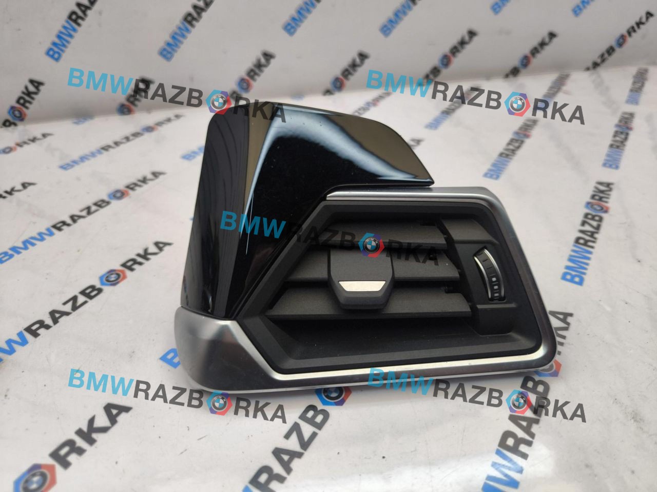 дефлектор обдува салона BMW M4 G82/G83 G82 2021, S58B30A, АКПП, black-sapphire metallic, купе, полный привод, 6848619