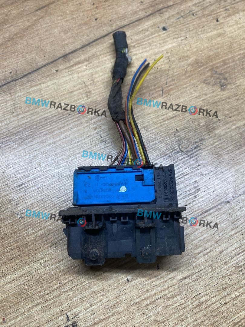 разъем (фишка) проводки BMW 5 серия G30/G31 G30 2017, 2.0 л., B47 D20 B, дизель, АКПП, a90, седан, задний привод, правый руль, 9224368, 9224370