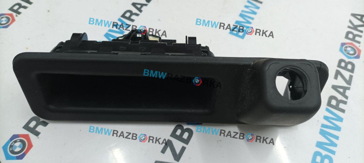 кнопка открытия багажника BMW X5 G05 [рестайлинг] G05 2024, 3.0 л., B57 D30 B, дизель, АКПП, a96, внедорожник 5 дв., полный привод, 8494247
