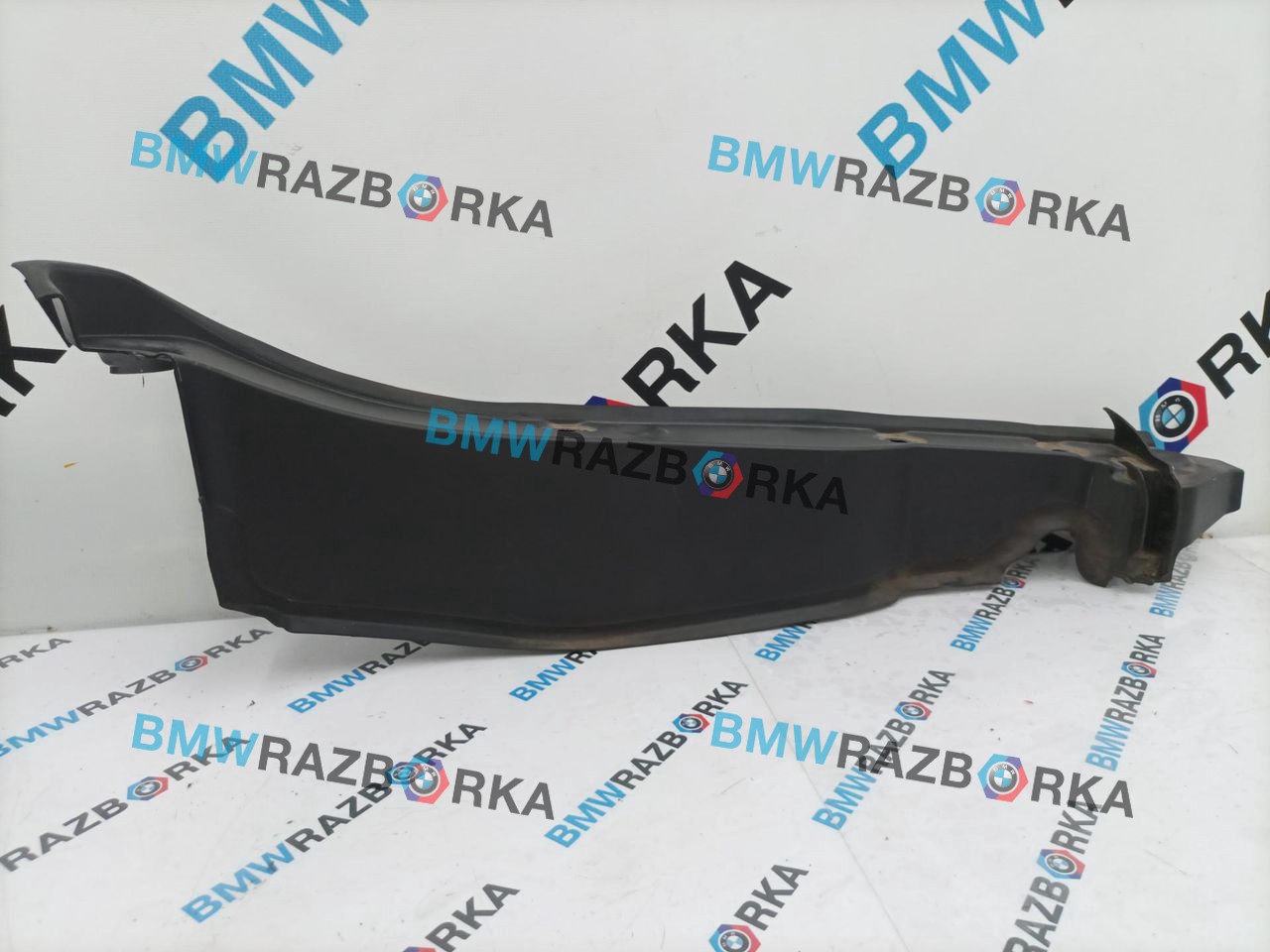 уплотнитель BMW X2 U10 2025, 2.0 л., бензин, АКПП, белый, внедорожник 5 дв., передний привод, правый руль, 5A32A61
