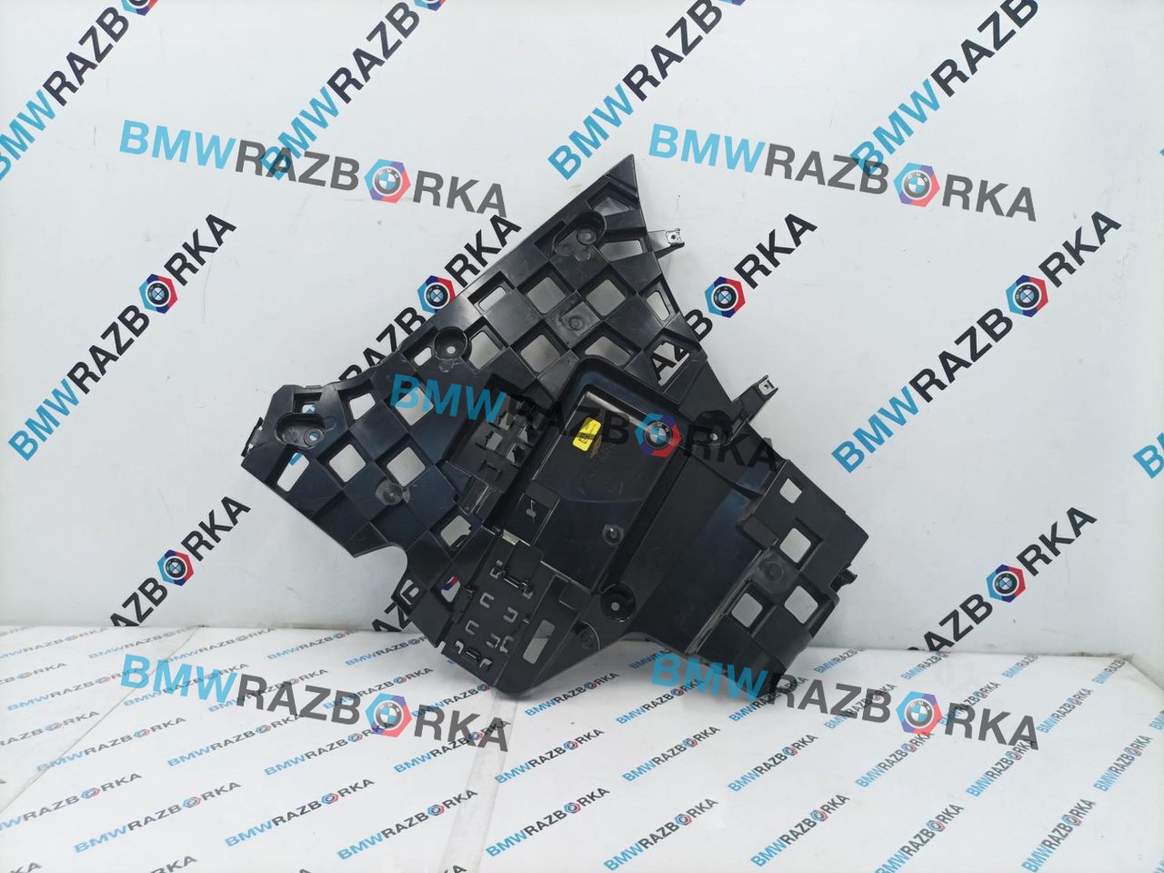 Крепление бампера заднего BMW X7 G07 [рестайлинг] G07 2023, 3.0 л., B58B30P, бензин, АКПП, 475, внедорожник 5 дв., полный привод, 8084142