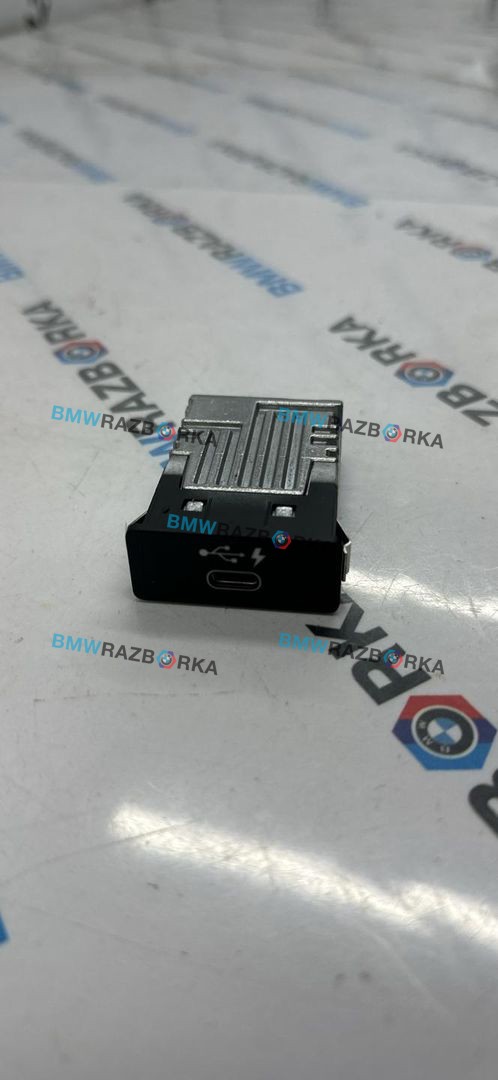 разъем AUX / USB BMW 5 серия G30/G31 G30 2019, 2.0 л., B47 D20 B, дизель, АКПП, c2y, седан, задний привод, 8711939, 84108711939