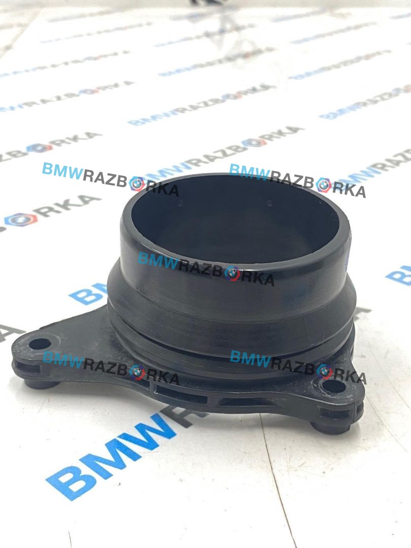 патрубок интеркулера BMW M4 G82/G83 G82 2023, 3.0 л., S58B30A, бензин, купе, полный привод, 13718054844, 8054844