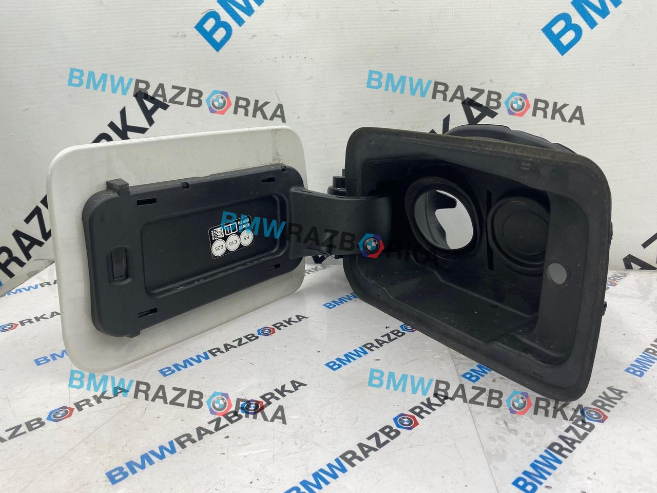 лючок топливного бака BMW X5 G05 [рестайлинг] G05 2023, 3.0 л., B58B30P, бензин, АКПП, a96, полный привод, 7440018, 7440021
