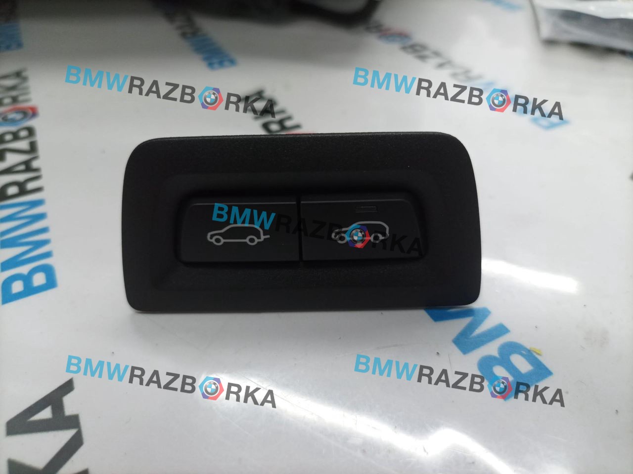 кнопка открытия багажника BMW X5 G05 [рестайлинг] G05 2023, 3.0 л., B58B30P, бензин, АКПП, a96, полный привод, 9860974, 61319860974