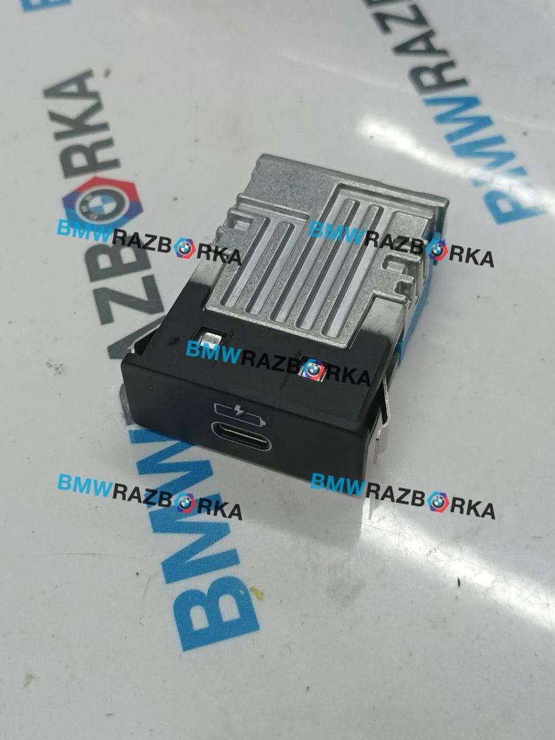 разъем AUX / USB BMW X5 G05 [рестайлинг] G05 2023, 3.0 л., B58B30P, бензин, АКПП, a96, полный привод, 5A84164