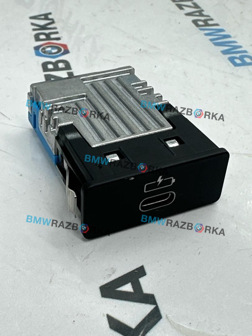 разъем AUX / USB BMW M2 G87 2023, S58B30A, АКПП, купе, задний привод, 8711940
