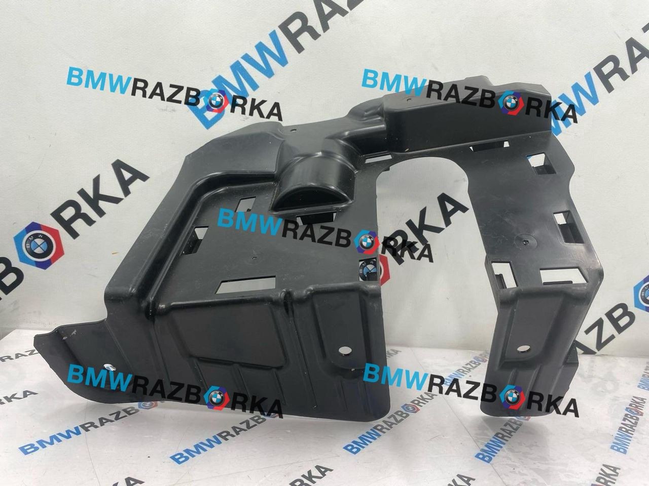 кожух (защита) рулевого механизма BMW X5 G05 [рестайлинг] G05 2023, 3.0 л., B58B30P, бензин, АКПП, brooklyn grau metallic, внедорожник 5 дв., полный привод, 51717424918, 7424918