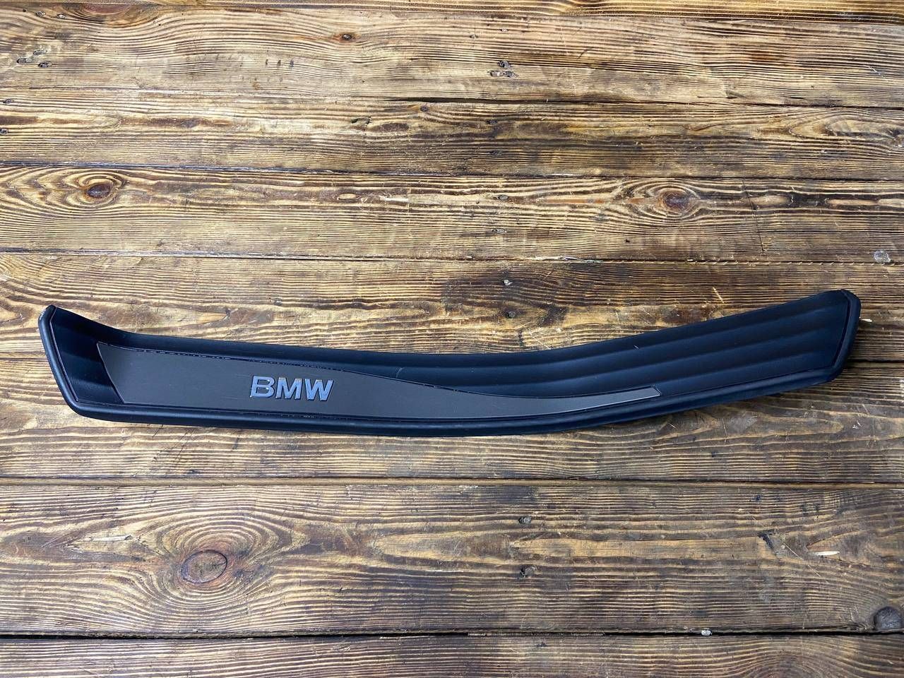 накладка на порог внутренняя BMW 5 серия E60/E61 [рестайлинг] E60 2009, 2.0 л., N47 D20 A, дизель, МКПП, седан, 51477034305, 7034305, 7074511