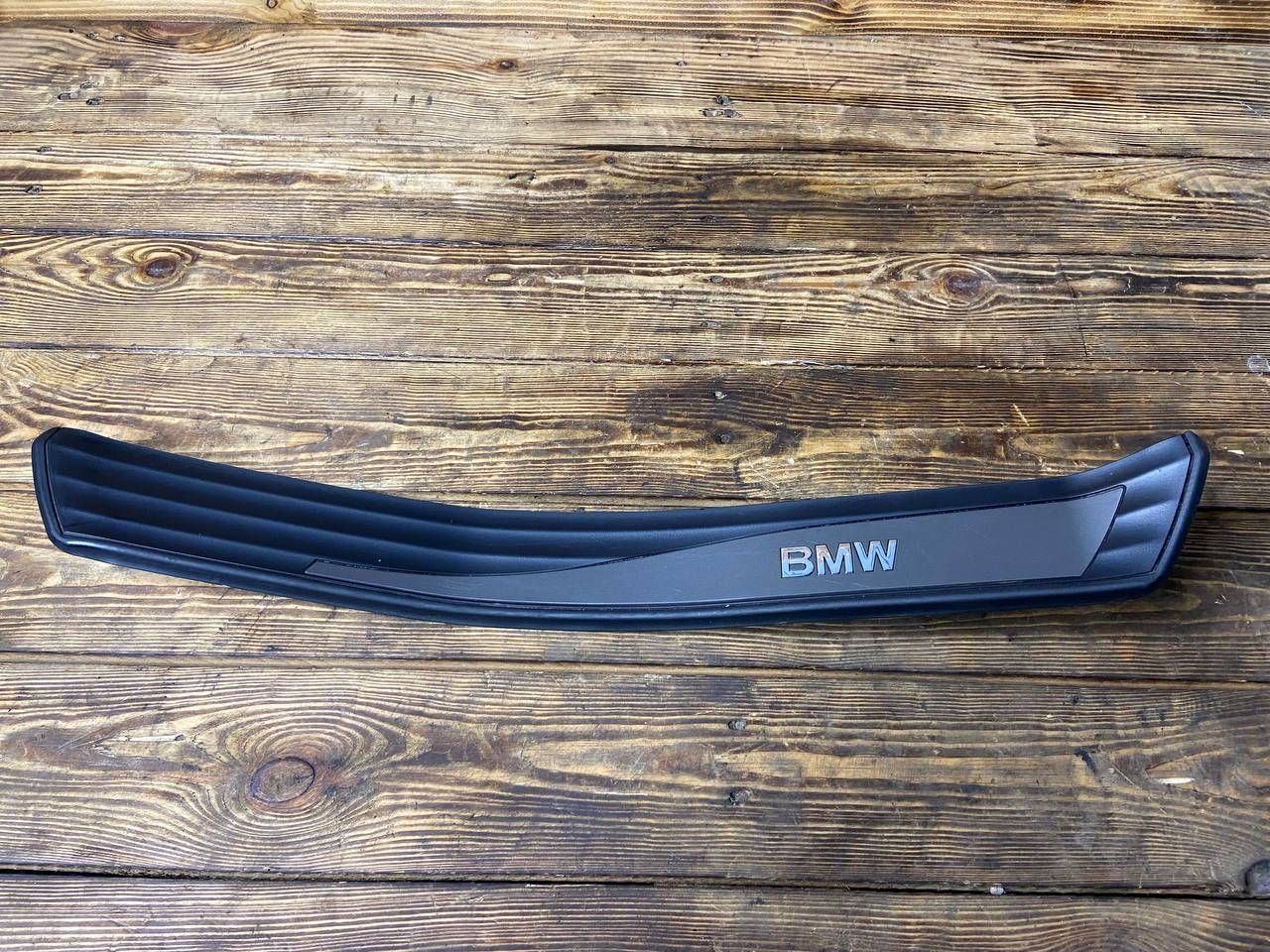 накладка на порог внутренняя BMW 5 серия E60/E61 [рестайлинг] E60 2009, 2.0 л., N47 D20 A, дизель, МКПП, седан, 51477034306, 7034306, 7074512