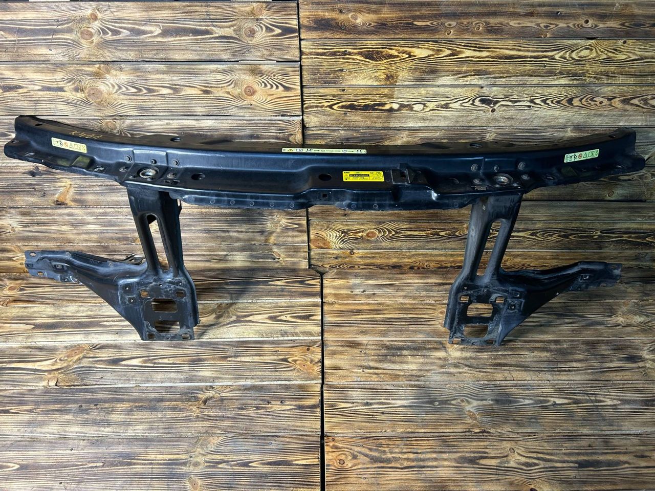 передняя панель крепления облицовки (телевизор) Land Rover Range Rover 3 поколение L322 2004, 4.4 л., M62 B44, бензин, АКПП, внедорожник 5 дв.